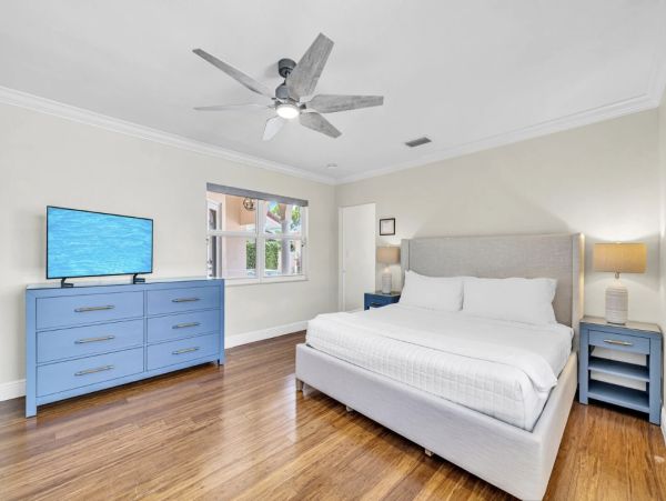 Fort Lauderdale Vacation Rental - Courtyard Pool Home Near Beach